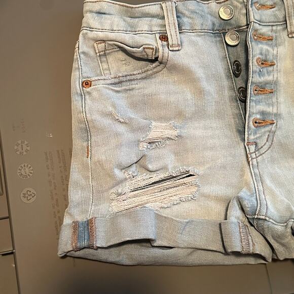 AEROPOSTALE RIPPED/ DISTRESSED SHORTS size 2 - Picture 5 of 7